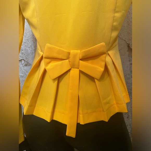 Katrus Mango Zipper Front Short Blazer - Picture 6 of 9